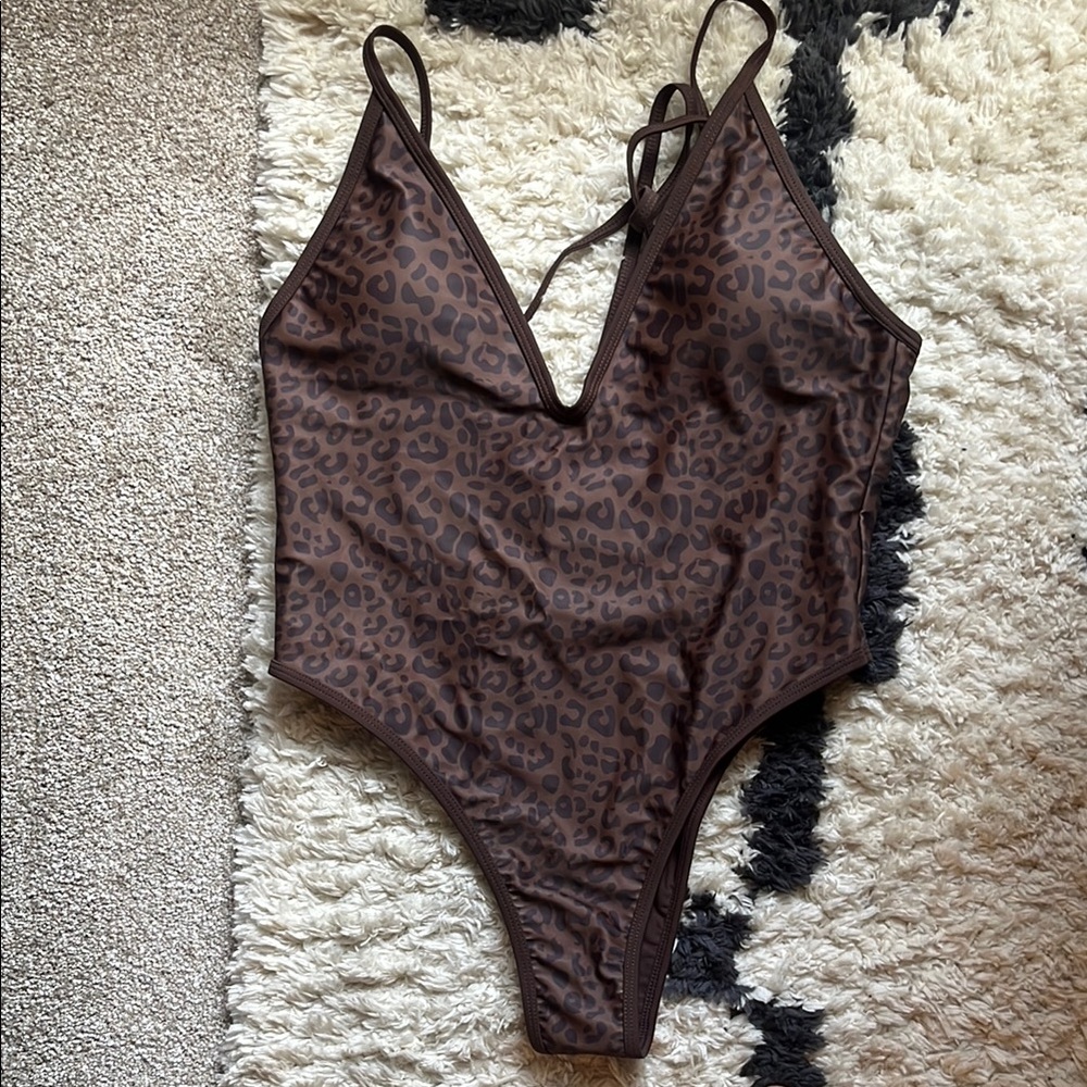 BNWT 93 Play Street Leopard Print One Piece Swimsuit